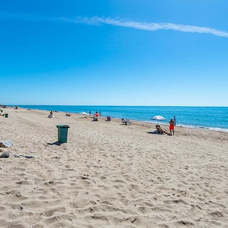 Sun & Sand Beach Apartment Марбелья Екстер'єр фото