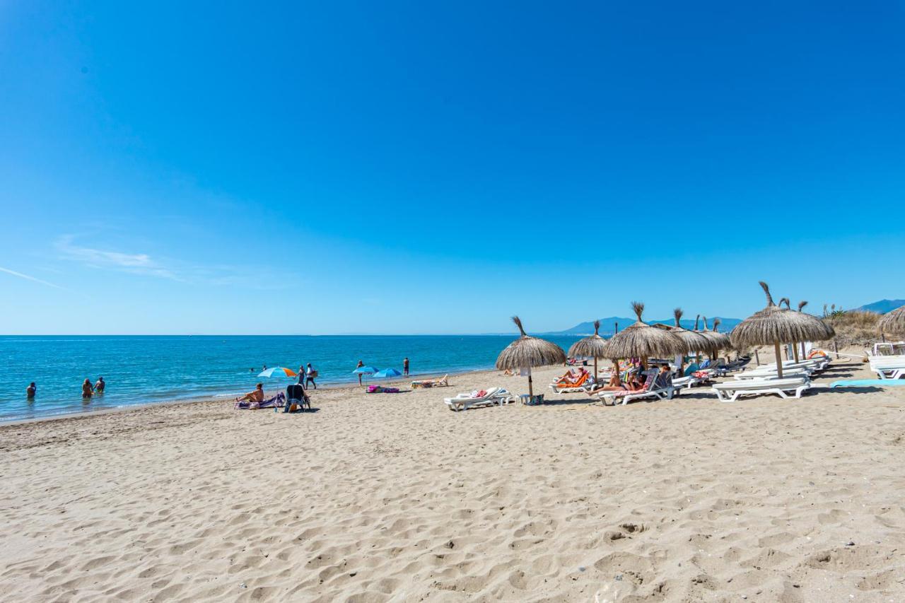 Sun & Sand Beach Apartment Марбелья Екстер'єр фото