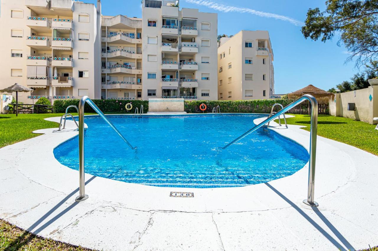 Sun & Sand Beach Apartment Марбелья Екстер'єр фото