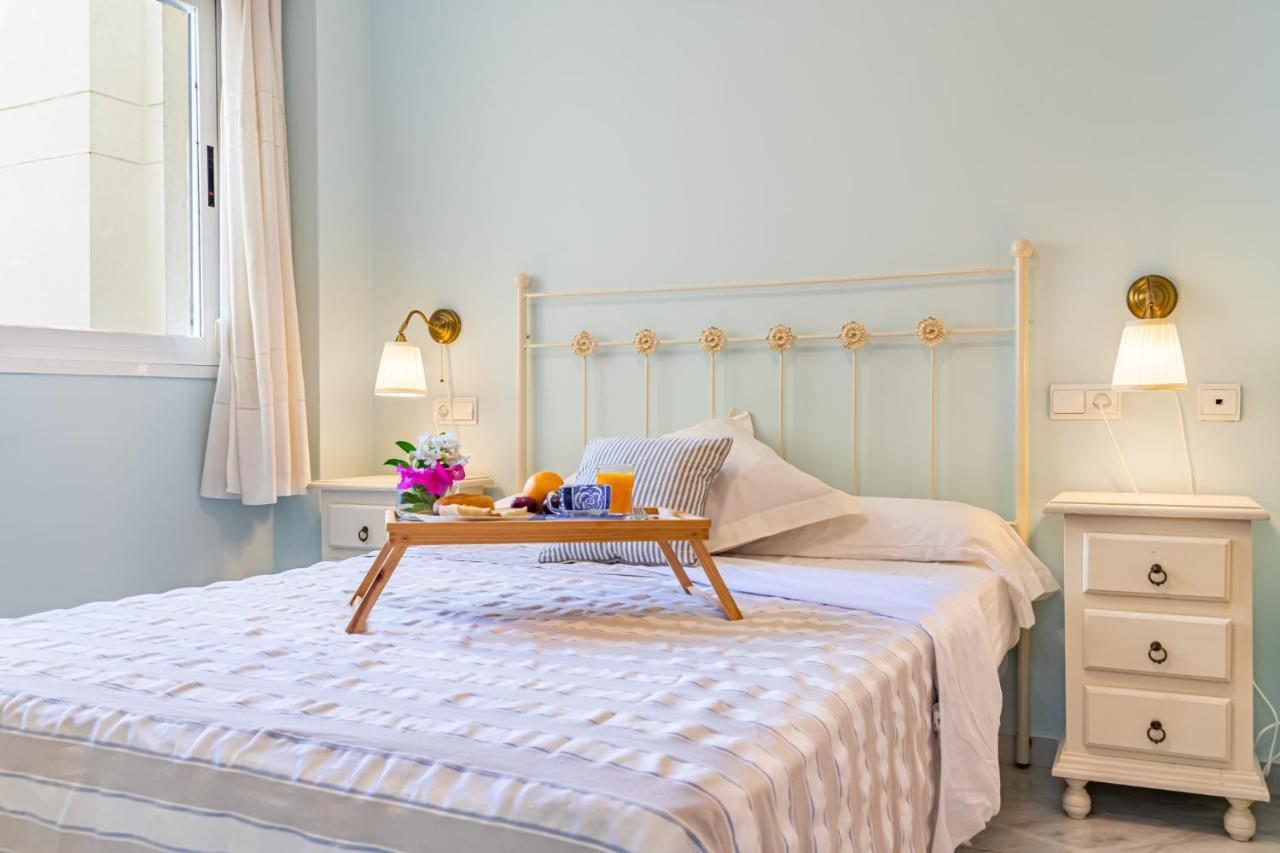 Sun & Sand Beach Apartment Марбелья Екстер'єр фото
