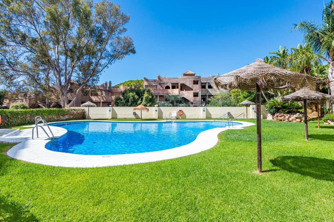 Sun & Sand Beach Apartment Марбелья Екстер'єр фото