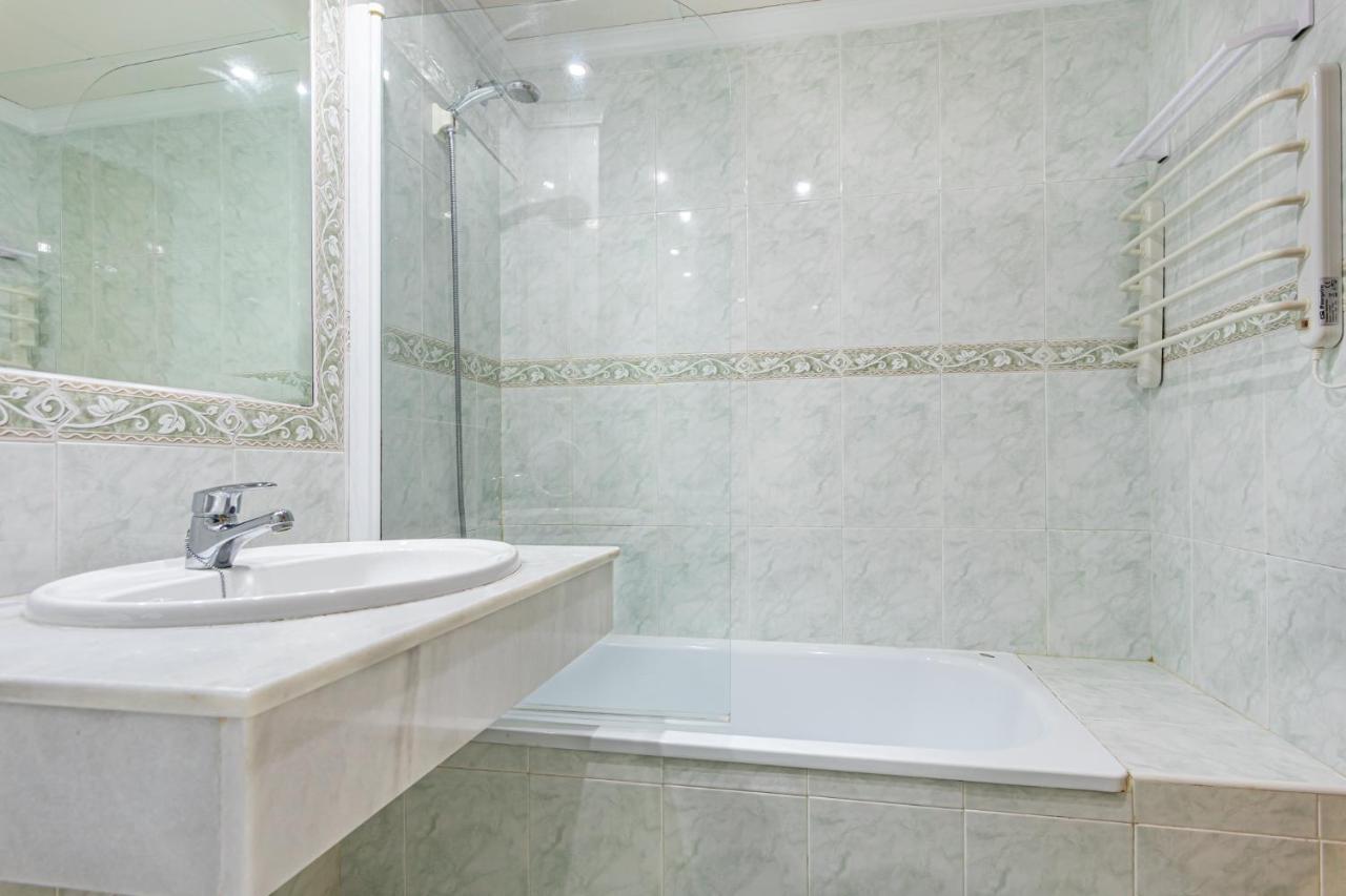 Sun & Sand Beach Apartment Марбелья Екстер'єр фото